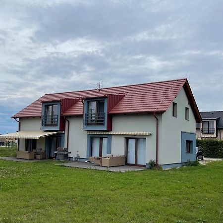 Lake View Apartments Near Golf Resort Kuneticka Hora, Dritec Pardubice Rom bilde