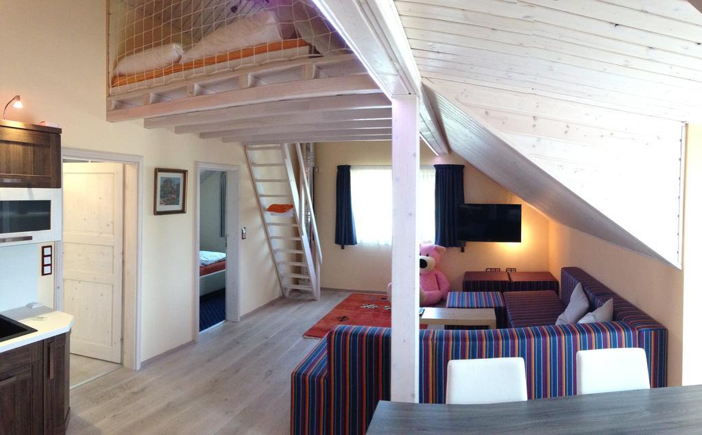 Lake View Apartments Near Golf Resort Kuneticka Hora, Dritec Pardubice Rom bilde