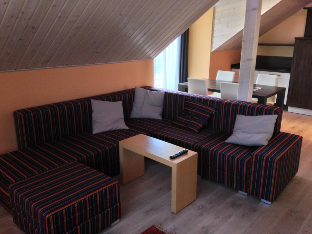 Lake View Apartments Near Golf Resort Kuneticka Hora, Dritec Pardubice Rom bilde
